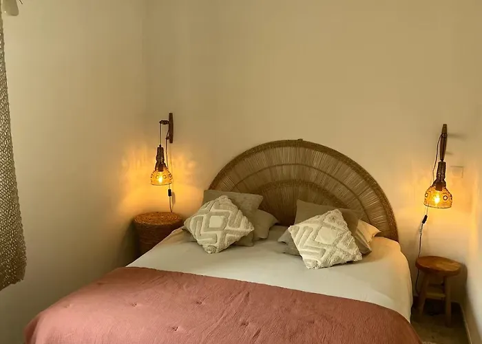 En Face De La شقة